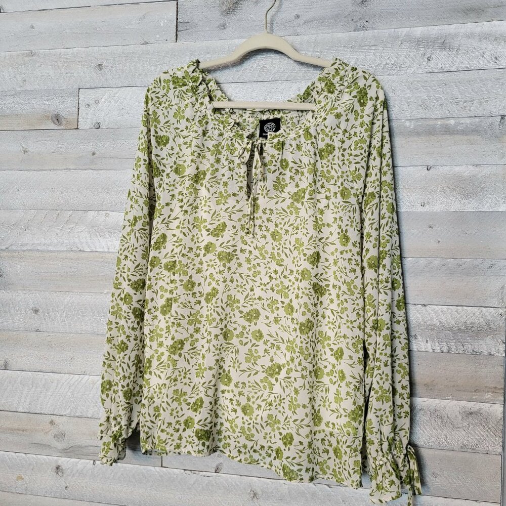 Bobeau Women's Top Ditsy Floral Sheer Sleeve Retro Boho Cottagecore.